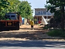 Gudang Tambang Ilegal di Tuban Diduga Kebal Hukum, Debu dan Lumpur Jadi Teror Jalan Raya