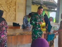Babinsa Sukosewu Bojonegoro dampingi Giat Penyaluran Bantuan Pangan Nasional