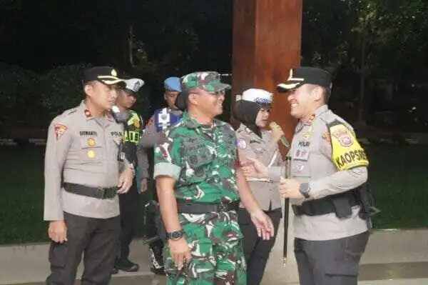 Apel Siaga Malam Tahun Baru 2026, Sinergitas TNI – Polri Jamin Keamanan Kabupaten Blitar