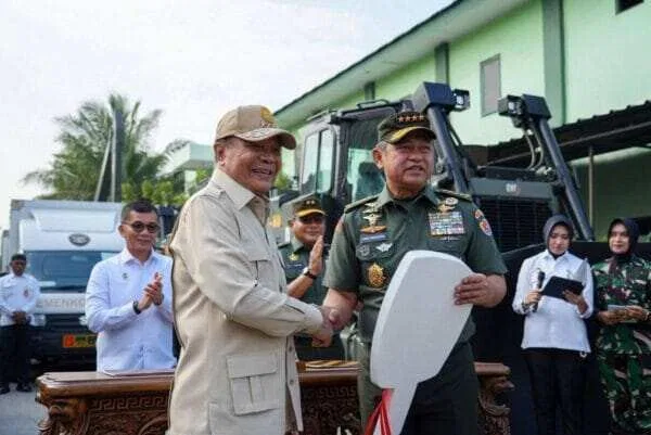 Kemenko Polkam Kirim Bantuan 20 Unit Mobil Penjernih Air pada Korban Bencana di Sumatera dan Aceh Kemenko Polkam Kirim Bantuan 20 Unit Mobil Penjernih Air pada Korban Bencana di Sumatera dan Aceh