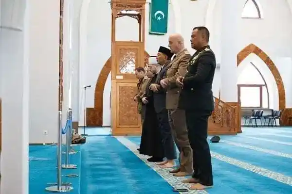Wakil Panglima TNI mendampingi Menhan RI kunjungi Masjid Soeharto di Sarajevo, simbol solidaritas Indonesia – Bosnia
