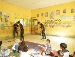Aksi Taruna Akademi TNI Bersihkan Sekolah Pascabanjir di Aceh Tamiang