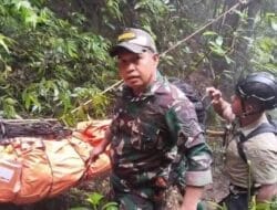 Menembus Hutan dan Tebing, Prajurit TNI Temukan Dua Korban Kecelakaan Pesawat ATR 42-500 di Gunung Bulusaraung