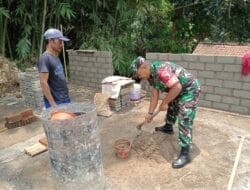 Wujud Kemanunggalan, Babinsa Bence Gotong Royong Bangun RTLH Kediaman Bapak Samiri