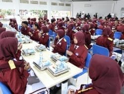 Panglima TNI Dampingi Presiden Prabowo Resmikan 166 Sekolah Rakyat