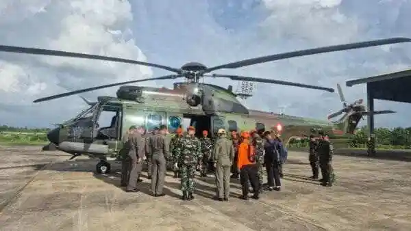 Lanud Sultan Hasanuddin Kerahkan Helikopter Caracal Bantu Pencarian Pesawat ATR 42-500 yang Hilang Kontak