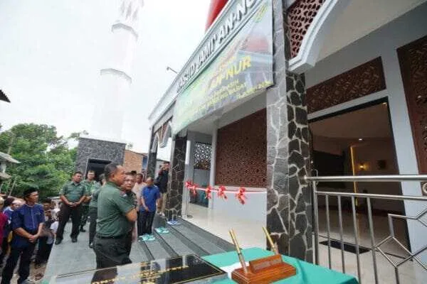 Panglima TNI Resmikan Masjid Kubah Baret Merah di Bandung Barat