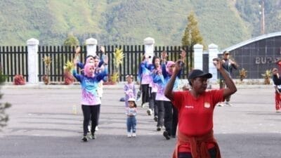 Menghadiri Senam Jumat Sehat Kolaborasi Bersama Pemda Kabupaten Puncak Jaya