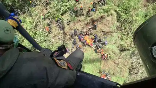 Prajurit TNI Menembus Medan dan Cuaca Ekstrem, Berhasil Temukan Seluruh Korban Pesawat ATR 42-500