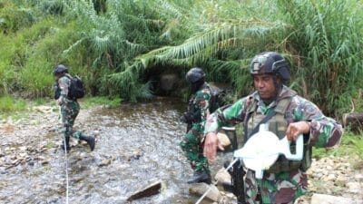 Perintah Presiden Program Pembuatan Jembatan Infrastruktur Pedesaan Danrem 173/PVB Kunjungi Kodim 1714/Puncak Jaya