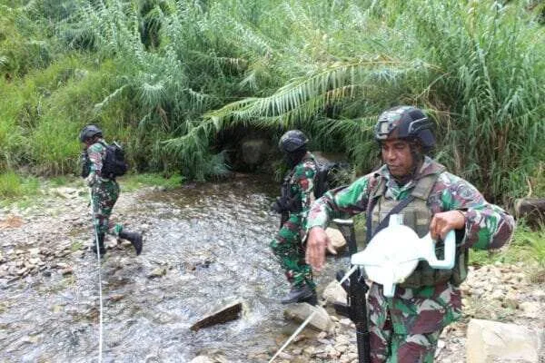Perintah Presiden Program Pembuatan Jembatan Infrastruktur Pedesaan Danrem 173/PVB Kunjungi Kodim 1714/Puncak Jaya