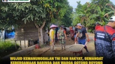 Wujud Kemanunggalan TNI dan Rakyat, Semangat Kebersamaan Babinsa dan Warga Gotong Royong Cor Jalan Tempat Ibadah