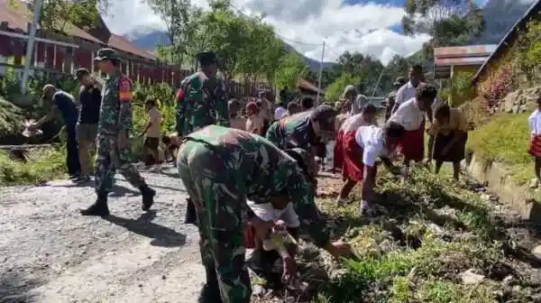 Kodim 1714/PJ Laksanakan Kegiatan “Sekolahku Bersih, Sekolahku Indah, Sekolahku Sehat” Secara Serentak di Se-Kabupaten Puncak Jaya