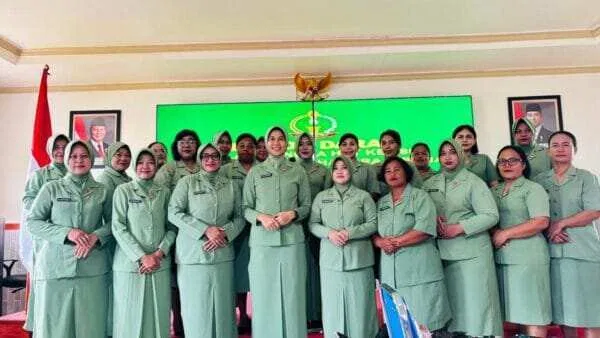 Persit KCK Cabang XXXV Kodim 1710/Mimika Gelar Donor Darah Peringati HUT ke-80