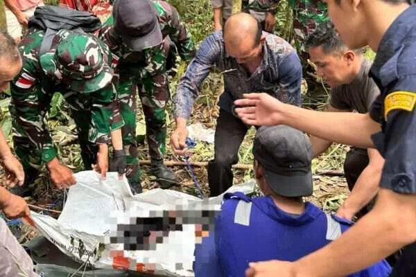 TNI Temukan dan Evakuasi Kecelakaan Pesawat Pelita Air di Pegunungan Krayan Timur, Kalimantan Utara