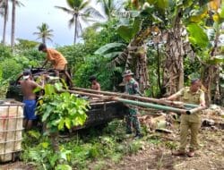 Personel TMMD Ke-127 Kodim 1514/Morotai Pasang Mesin Bor Air di Desa Falila