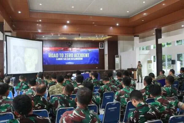 Lanud Sultan Hasanuddin Gelar Ceramah Lambangja Road to Zero Accident