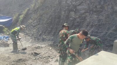 Jembatan Gantung Desa Burlah Aceh Tengah Tembus 50 Persen, TNI AD Percepat Akses Antar Desa