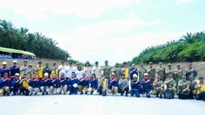TNI Berhasil Laksanakan Uji Coba Pendaratan F-16 dan Super Tucano di Ruas Tol JTTS Lampung