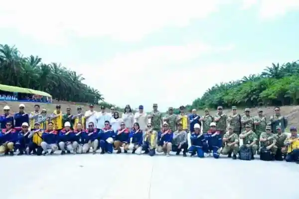 TNI Berhasil Laksanakan Uji Coba Pendaratan F-16 dan Super Tucano di Ruas Tol JTTS Lampung