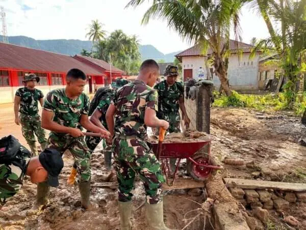 TNI AD Percepat Pemulihan Sekolah Terdampak Bencana di Tapanuli Tengah