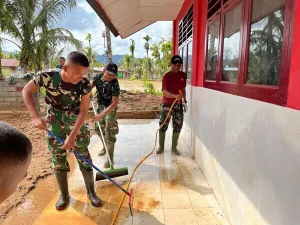 TNI AD Pulihkan Sekolah Terdampak Bencana di Tapanuli Tengah, Siswa Kembali Belajar dengan Aman