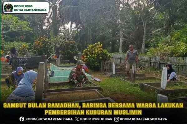 Sambut Bulan Ramadhan, Babinsa Bersama Warga Lakukan Pembersihan Kuburan Muslimin