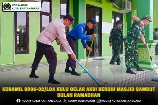 Koramil 0906-02/Loa Kulu Gelar Aksi Bersih Masjid Sambut Bulan Ramadhan