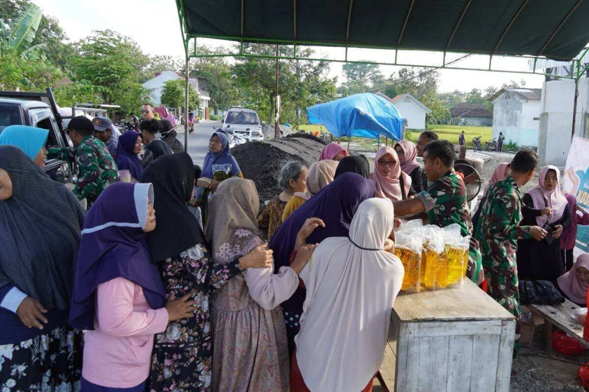 Melalui Koramil Jajarannya, Kodim Bojonegoro Kembali Gelar Bazar Ramadhan di Gerai KDKMP