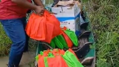 SPPG Mrutuk Tuban Antar Makan Bergizi Gratis Lewat Jalur Perahu