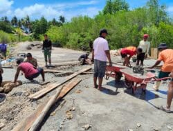Personel TMMD Ke-127 Kodim 1514/Morotai Laksanakan Pengecoran Plat Deker Gorong-Gorong di Desa Gotalamo