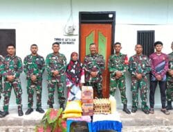 Dansatgas TMMD Ke-127 Kodim 1514/Morotai Berikan Santunan Sembako kepada Warga Desa Mandiri