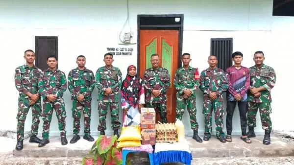 Dansatgas TMMD Ke-127 Kodim 1514/Morotai Berikan Santunan Sembako kepada Warga Desa Mandiri