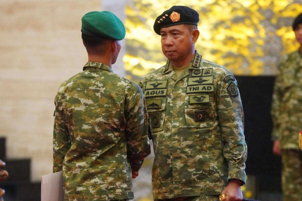 Panglima TNI Anugerahkan KPLB Prajurit TNI Berprestasi Juara Pertama Hafalan 30 Juz Al Quran