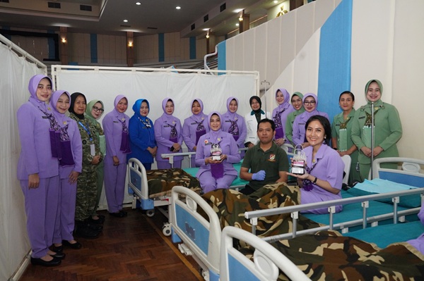 Donor Darah Serentak Wanita TNI dan Dharma Pertiwi Raih Rekor MURI