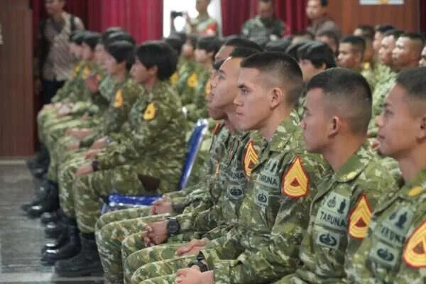 Ketua Komisi IV DPR RI Berikan Pembekalan dan Hadiri Jamuan Bersama Taruna Akademi TNI dan Akpol di Akmil Ketua Komisi IV DPR RI Berikan Pembekalan dan Hadiri Jamuan Bersama Taruna Akademi TNI dan Akpol di Akmil
