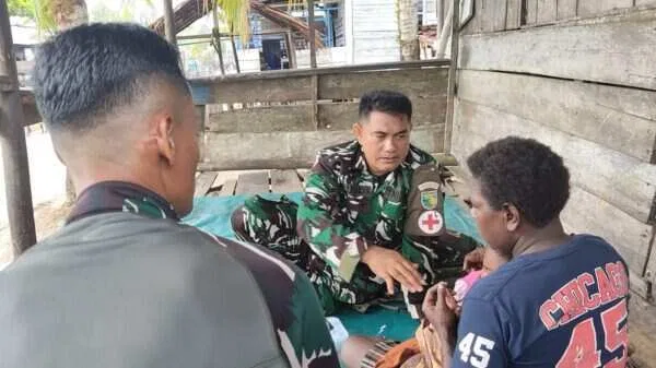 Senyum Bahagia Ibu Modesta Akarepia, Dapat Layanan Kesehatan dari Satgas TMMD Kodim 1710/Mimika Senyum Bahagia Ibu Modesta Akarepia, Dapat Layanan Kesehatan dari Satgas TMMD Kodim 1710/Mimika