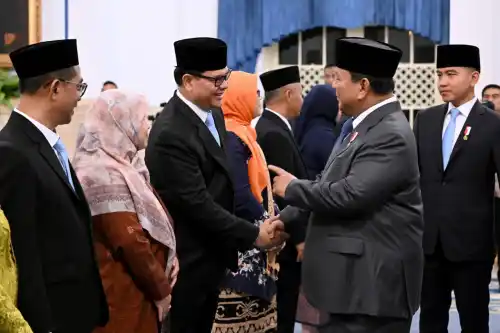 Panglima TNI Hadiri Pengucapan Sumpah Hakim Konstitusi, Pelantikan Anggota Ombudsman RI dan Pelantikan Duta Besar  RI