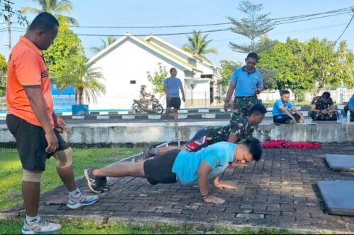 Di Balik Keringat dan Tekad, Personel Lanud Sjamsudin Noor Jalani Tes Kesamaptaan Demi Kenaikan Pangkat