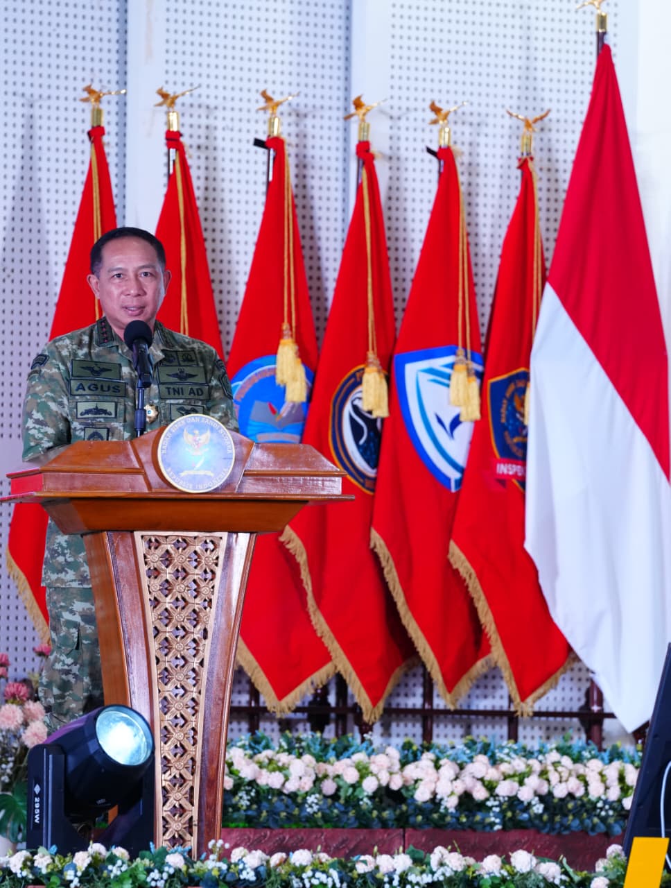 Panglima TNI Terima Penghargaan Adhibhakti Sanapati dan Berikan Ceramah Umum di BSSN