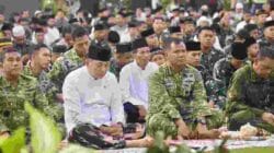Wapang TNI Dampingi Menhan RI Shalat Idul Adha Bersama Prajurit dan Masyarakat di Papua Barat Wapang TNI Dampingi Menhan RI Shalat Idul Adha Bersama Prajurit dan Masyarakat di Papua Barat