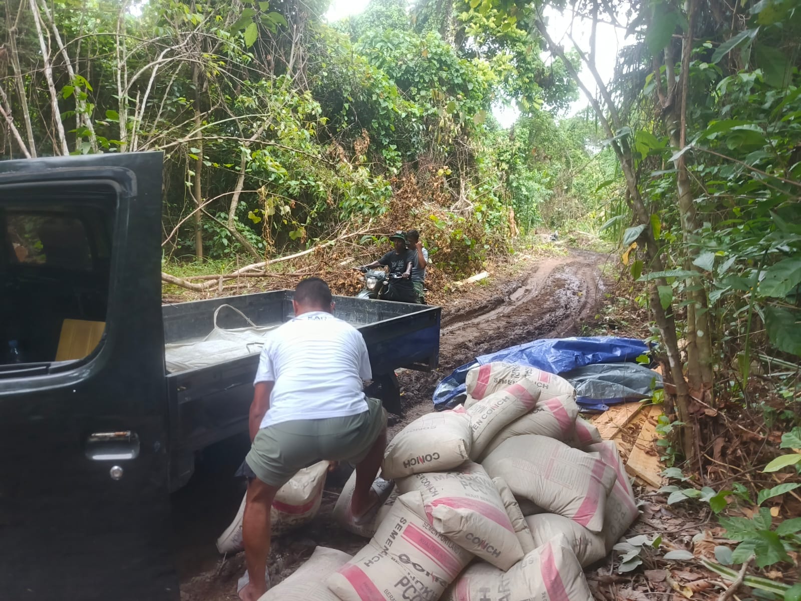 Dorongan Material Kembali Tiba, Satgas TMMD ke-128 Kejar Target Pembangunan Fisik