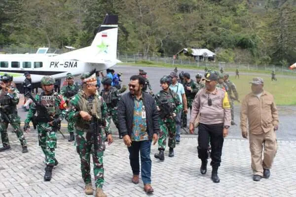 Danrem 173/Praja Vira Braja Tinjau Kesiapan Wilayah Teritorial di Makodim 1714/PJ Danrem 173/Praja Vira Braja Tinjau Kesiapan Wilayah Teritorial di Makodim 1714/PJ