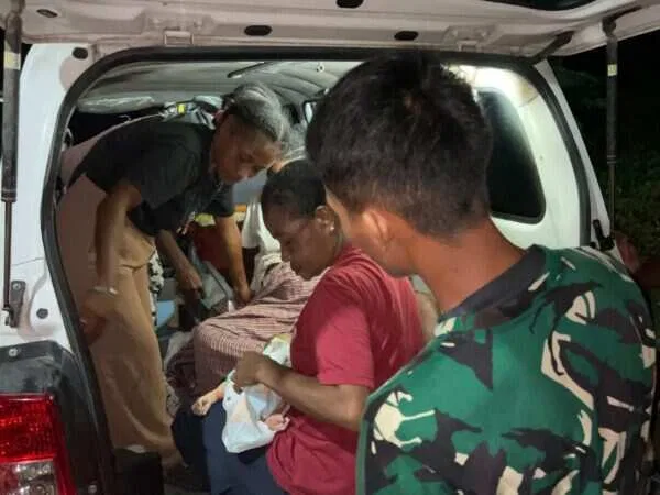 “TNI Tak Hanya Bangun Desa, Tapi Juga Selamatkan Nyawa Warga di Tengah Malam”