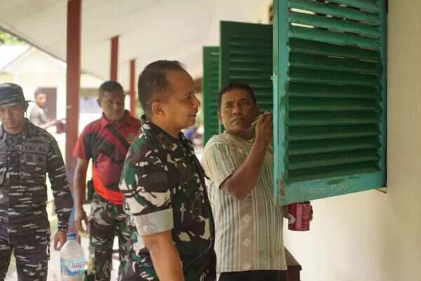 Dansatgas TMMD Ke-128 Kodim 1801/Manokwari Tinjau Langsung Pengecoran Jalan Akses Pantai dan Rehab SD Inpres 62 Asai Dansatgas TMMD Ke-128 Kodim 1801/Manokwari Tinjau Langsung Pengecoran Jalan Akses Pantai dan Rehab SD Inpres 62 Asai