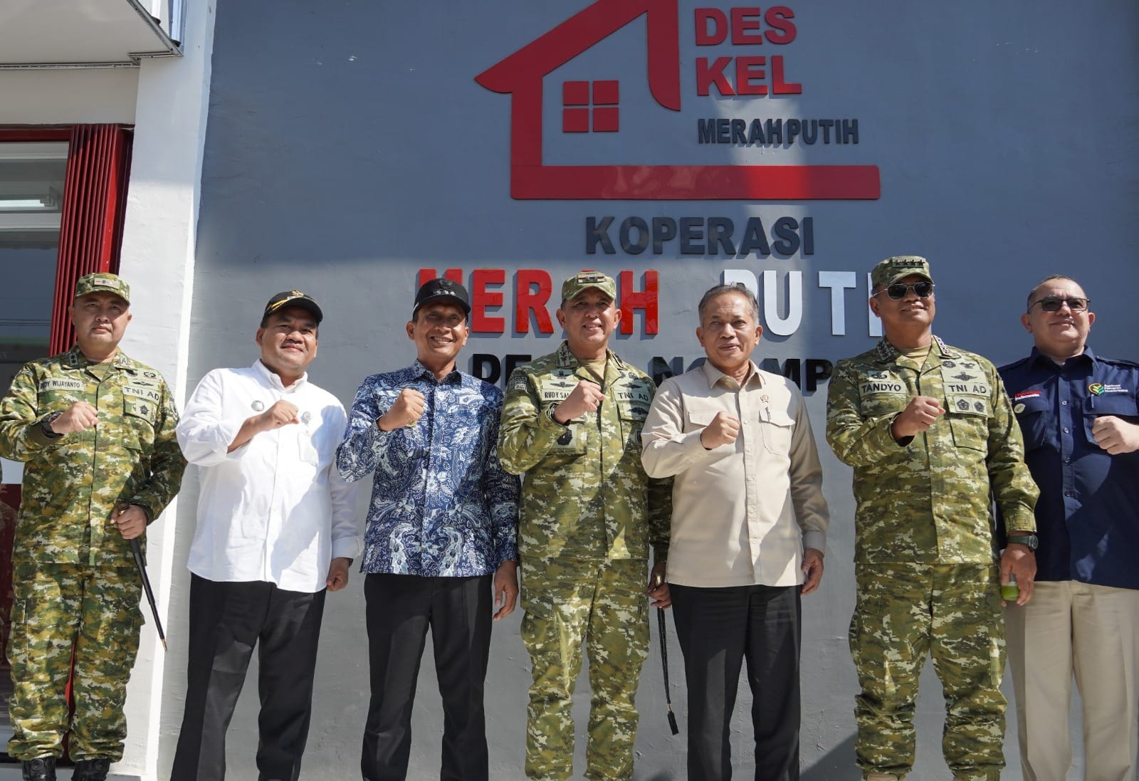 Dandim Bojonegoro dampingi Wakil Panglima TNI Tinjau KDKMP Desa Ngampel