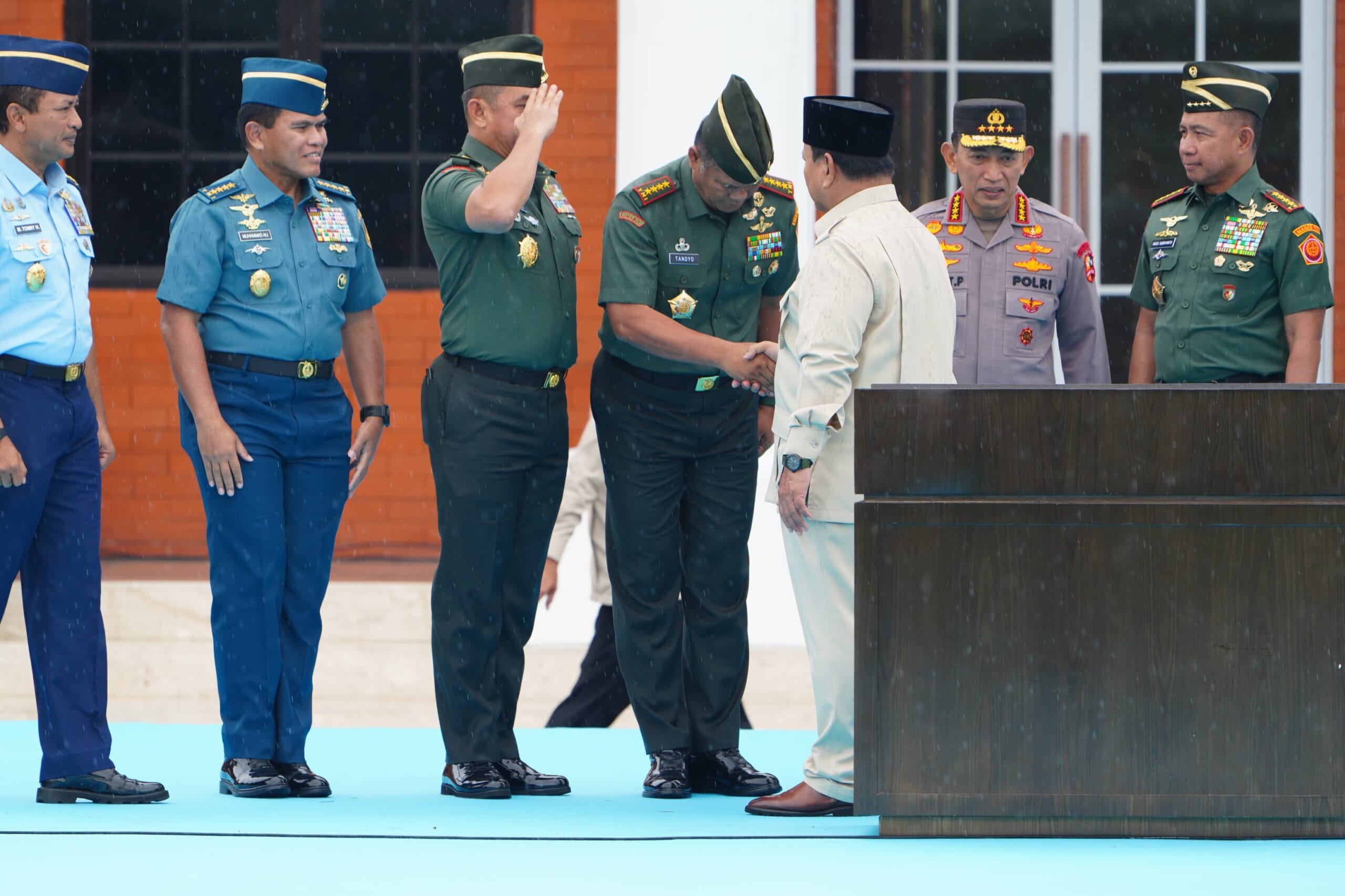Panglima TNI Dampingi Presiden Prabowo Subianto Resmikan Museum dan Perpustakaan di Seskoad Panglima TNI Dampingi Presiden Prabowo Subianto Resmikan Museum dan Perpustakaan di Seskoad
