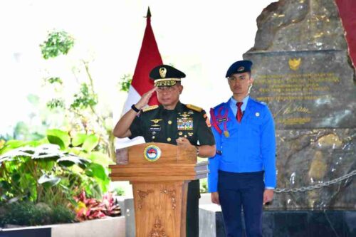 Panglima TNI: Alumni Taruna Nusantara Harus Menjadi Generasi Adaptif, Berkarakter, dan Berintegritas Panglima TNI: Alumni Taruna Nusantara Harus Menjadi Generasi Adaptif, Berkarakter, dan Berintegritas