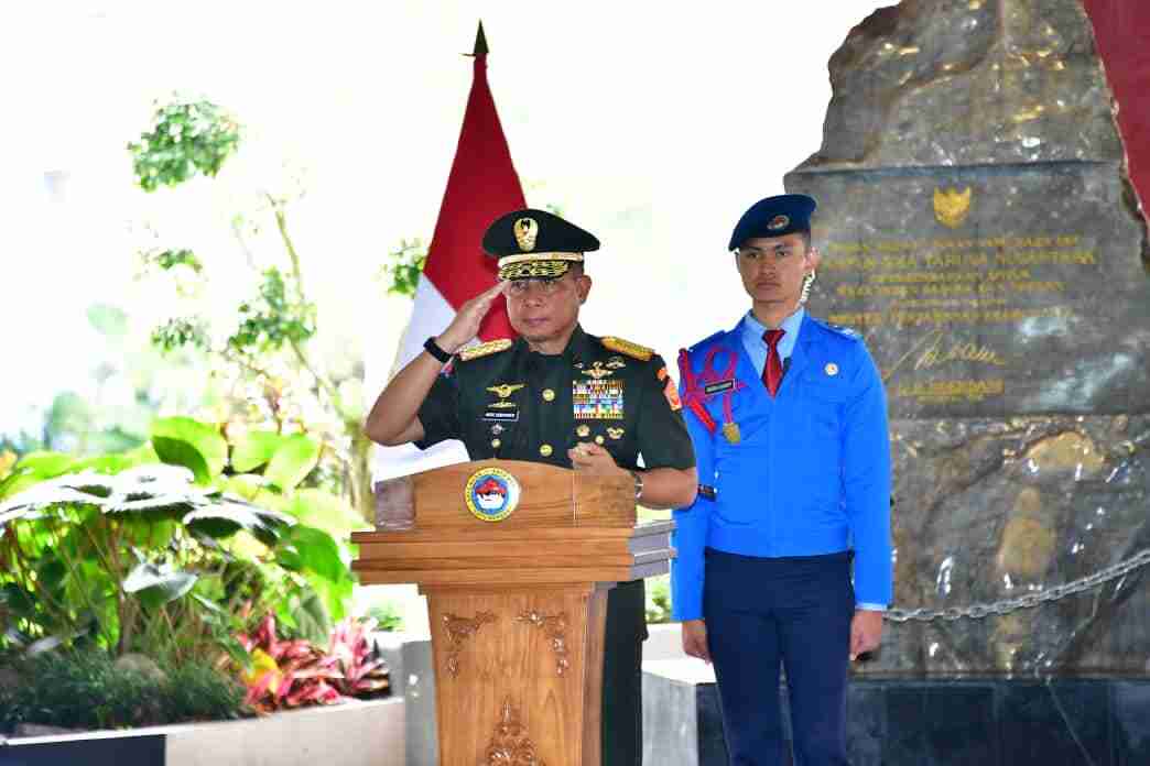 Panglima TNI: Alumni Taruna Nusantara Harus Menjadi Generasi Adaptif, Berkarakter, dan Berintegritas Panglima TNI: Alumni Taruna Nusantara Harus Menjadi Generasi Adaptif, Berkarakter, dan Berintegritas