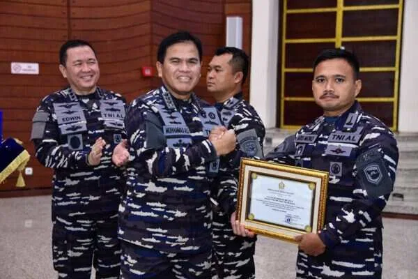 Marinir Lumpuhkan 10 Anggota OPM dan Rebut 56 Markas, KSAL Beri Penghargaan Tertinggi Marinir Lumpuhkan 10 Anggota OPM dan Rebut 56 Markas, KSAL Beri Penghargaan Tertinggi